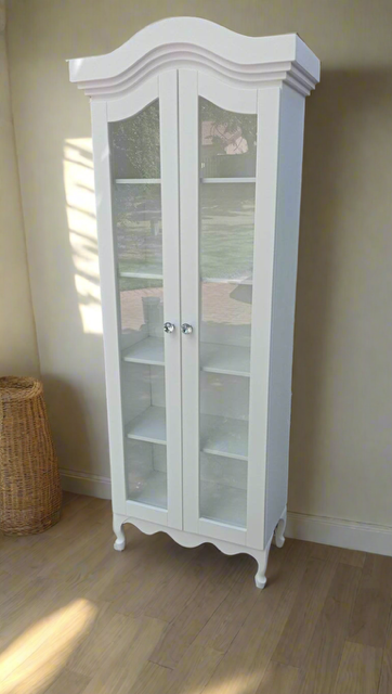 Display unit, French style, 2.1 H x 800 W x 400 D